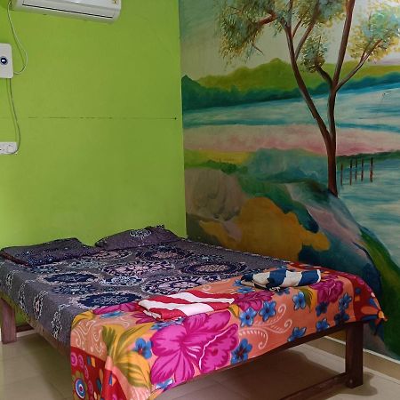 Est Hem Guesthouse อารัมบล ภายนอก รูปภาพ